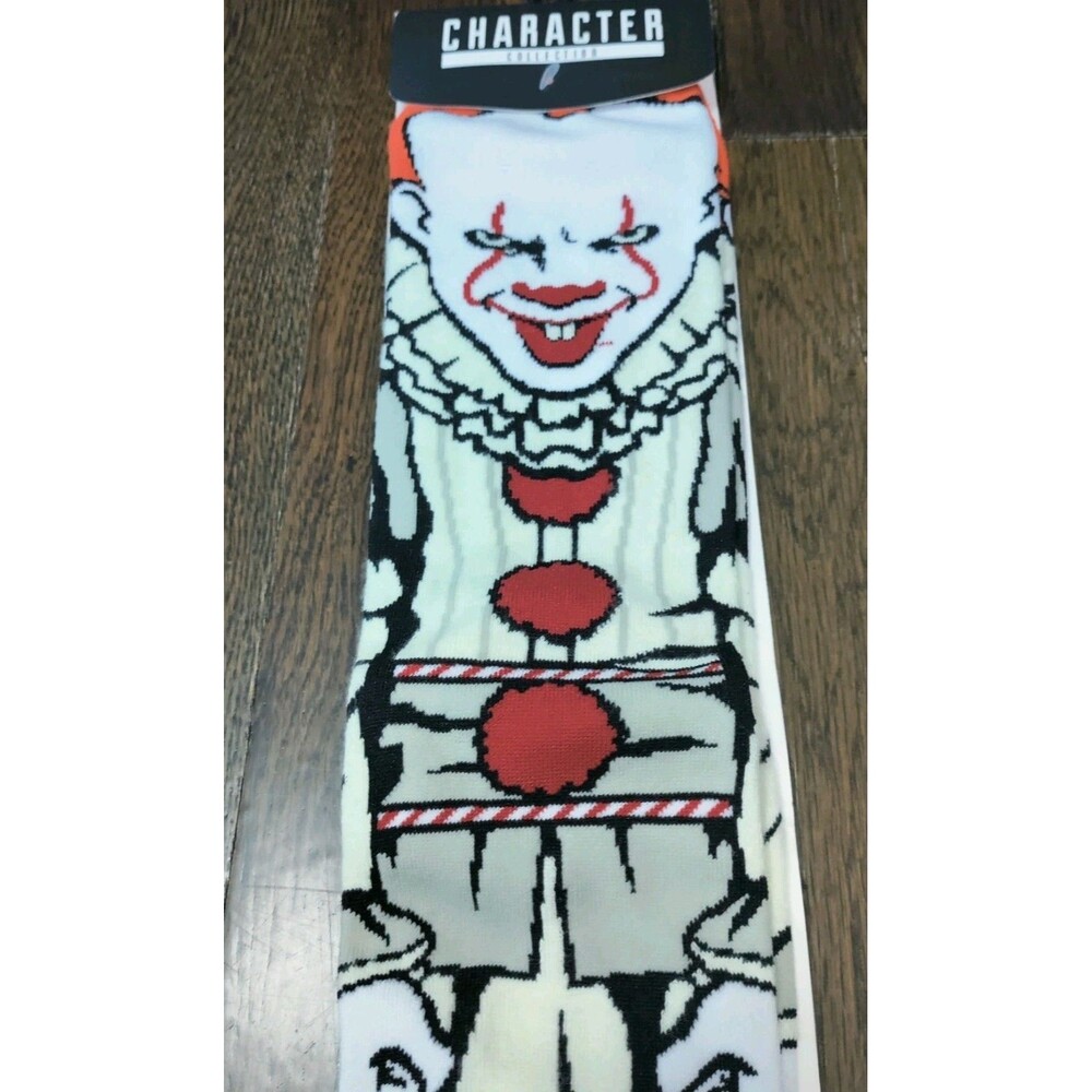 IT Pennywise Horror Movie Crew Socks Size 10-13  Multicolor New In Package WBEI